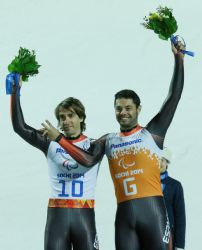 Jon Santacana y Miguel Galindo tras conseguir la medalla de plata en eslalon.