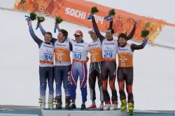 Gabriel Gorce y Arnau Ferrer tras conseguir la medalla de bronce en la supercombinada.