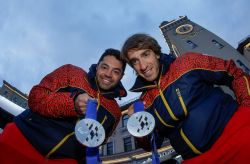 Jon Santacana y Miguel Galindo con la medalla de plata en eslalon.