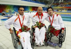 Vicente Gil y Miguel Luque con las medalla de plata y bronce, respectivamente, en los 50 metros braza.