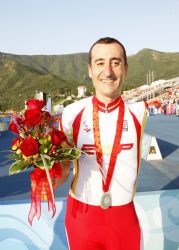 Juan Jos Mndez con la medalla de plata de contrarreloj en carretera.