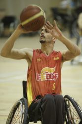 Fran Lara, jugador de baloncesto en silla de ruedas