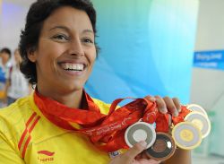 Teresa Perales con sus cinco medallas logradas en los Juegos Paralmpicos.