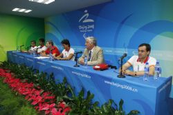 Csar Neira, Enhamed Enhaamed, Jaime Lissavetzky, Teresa Perales, Justo Reinares y Alberto Jofre durante la rueda de prensa ofrecida por el secretario de Estado para el Deporte.