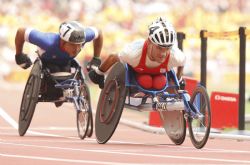 Santiago Sanz en la final de 800 metros.