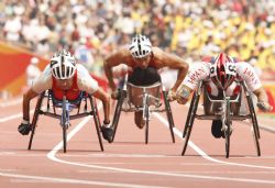 Santiago Sanz en la final de 800 metros.