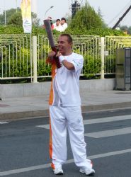 Xavi Torres en el relevo de la antorcha paralmpica.