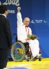 Vicente Gil con la medalla de plata en 50 metros braza.