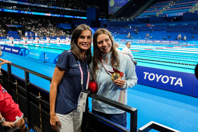 Anastasiya celebrando el oro con la reina Letizia