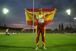 Héctor Cabrera, tras proclamarse campeón de Europa de Jabalina F13