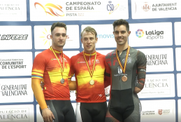 Alfonso Cabello, en el podio con su medalla de bronce