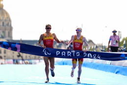 Susana Rodríguez arrasa en París con su segundo oro paralímpico de triatlón