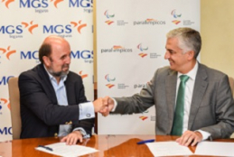 Firma entre el director general EMGS y secretario general CPE