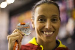Teresa Perales con su medalla
