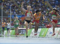 Izaskun gana la medalla de bronce en su estreno en unos Juegos Paralmpicos en los 1500 metros de Ro 2016