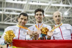 Bronce ciclismo por equipos contrarreloj. Jornada 4 Juegos Paralmpicos de Ro 2016. De izda a dcha. Santas, Cabello y Granados