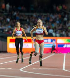 Sara Andrs gana la medalla de bronce en 400 metros T44 durante el Campeonato del Mundo de Atletismo Paralmpico de Londres.