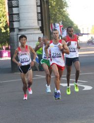 Alberto Suarez Laso, disputando la carrera de maratn en la categora de T46-T12