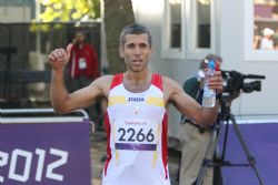 Alberto Suarez Laso, medalla de oro en la carrera de maratn en la categora de T46-T12