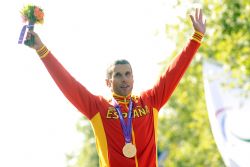 Alberto Suarez Laso, medalla de plata carrera de maratn en la categora de T46-T12
