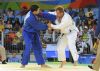 Agarrada entre el judoka espaol Abel Vzquez y el brasileo Arthur Cavalcante en su combate de la primera ronda de la competicin de judo hasta 90 kilos