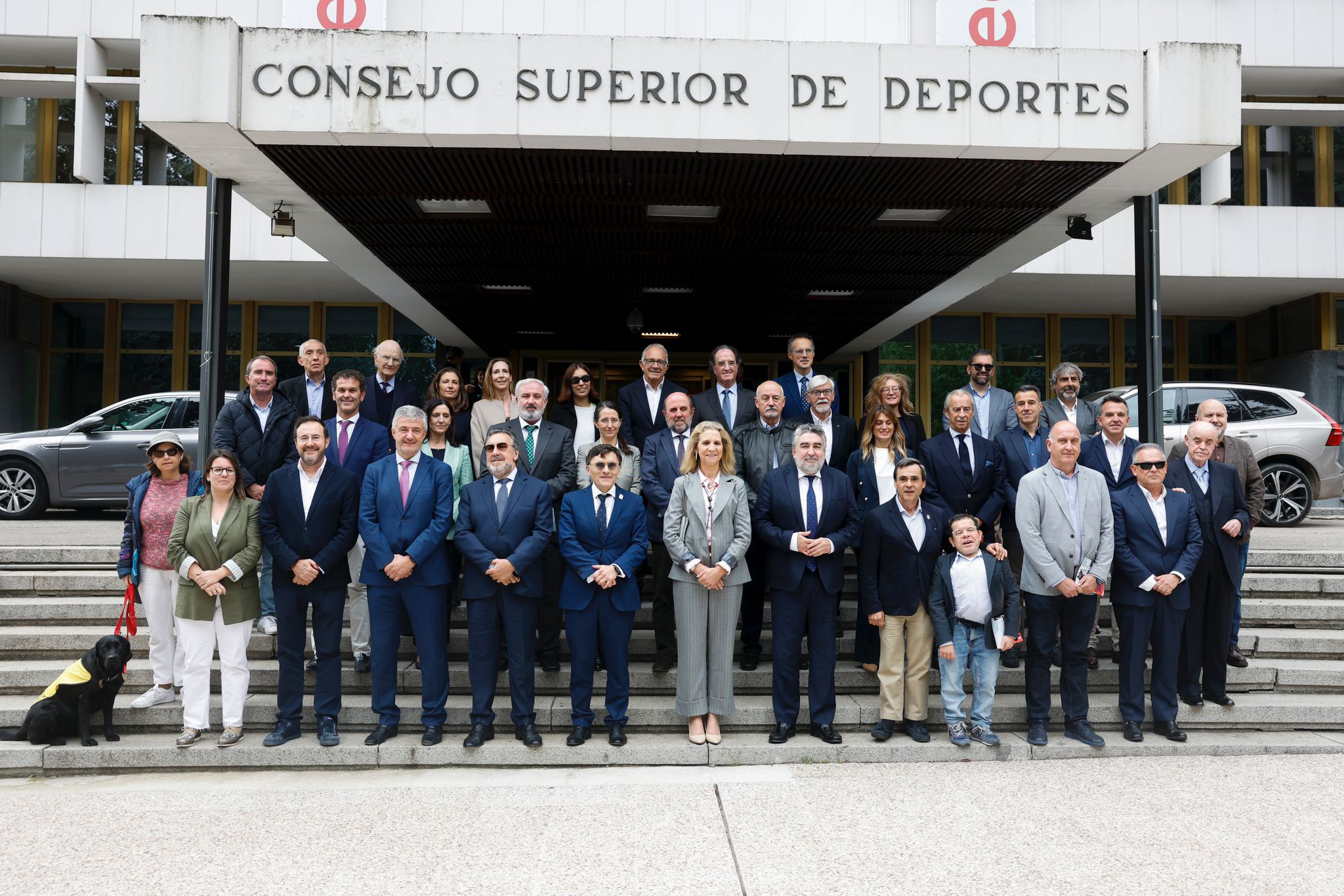 Foto de familia de los miembros de la Asamblea