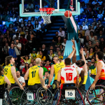 Equipo de baloncesto hombres en la lucha por el 5to y 6to puesto 