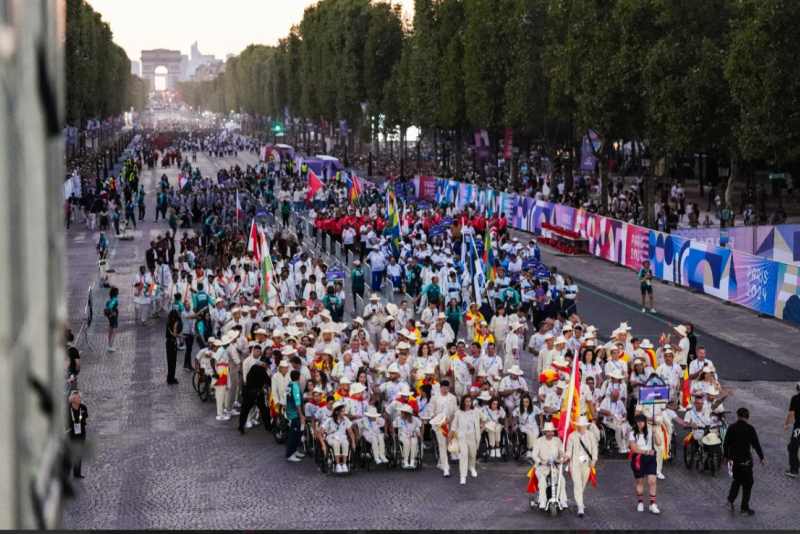 Equipo paralímpico español durante el desfile de la ceremonia de apertura