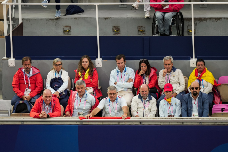 Elena de Borbón disfruta del tenis en silla de ruedas con el partido de Martín de la Puente con el británico Alfie Hewett