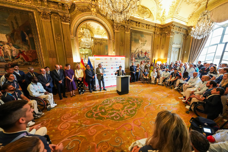 Recepción ofrecida por el embajador de España en Francia, Victorio Redondo, a una delegación formada por el Equipo Paralímpico Español, autoridades y representantes de empresas patrocinadoras del Plan ADOP.