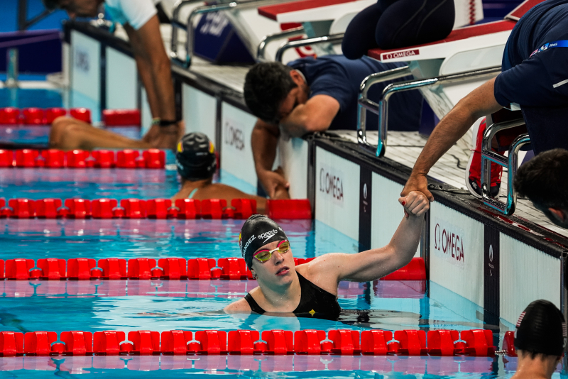 Marta Fernández en la piscina durante la prueba de 100 libre