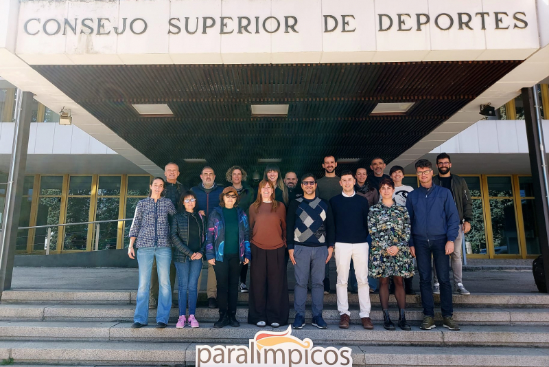 Foto de familia de los asistentes a la jornada