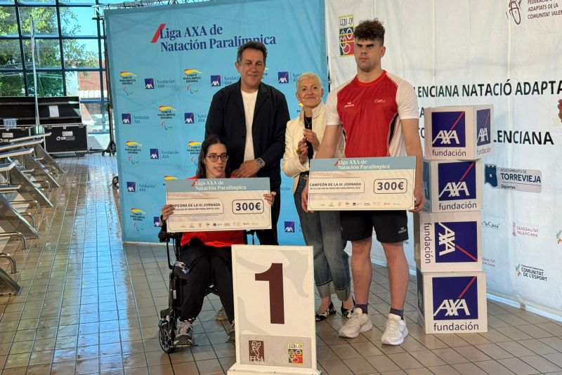 Delia y Juan, en el podio de ganadores