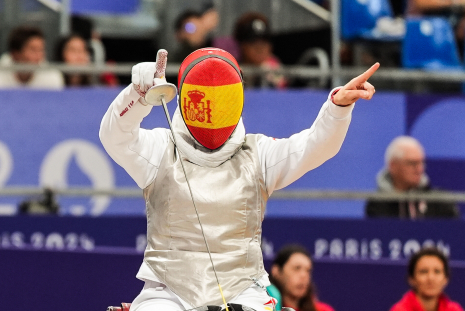 Judith Rodríguez en octavos de final florete individual femenino - categoría A