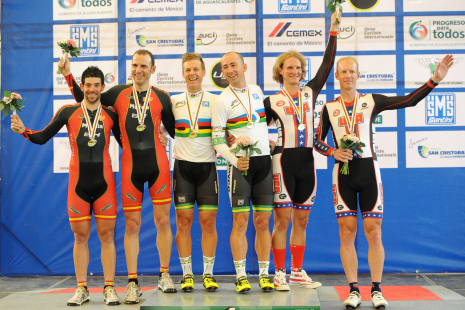 Ignacio Ávila y Joan Font, en el podio del Mundial de Ciclismo en Pista de Aguascalientes 2014.