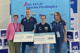 Llopis y Lérida recogen sus trofeos.