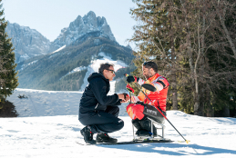 Higinio Rivero y Marv Larí, miembro del Servicio Médico del equipo español