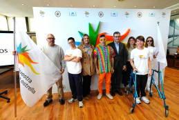 Foto de familia tras el evento