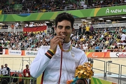 Alfonso Cabello con la medalla