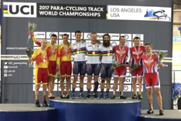 El equipo espa�ol de velocidad en el podio